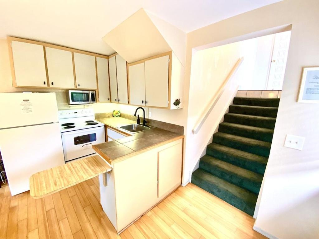 Charming 1 Bedroom Beach Condo Prime Location Great Value Pahala Buitenkant foto